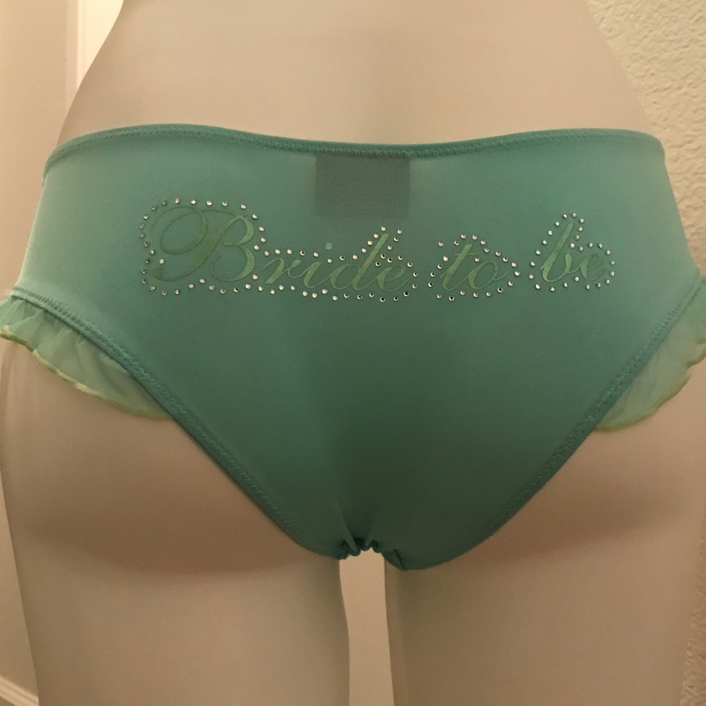 “Bride to Be” Bra Set Lock & Keys - Picture 3 of 14